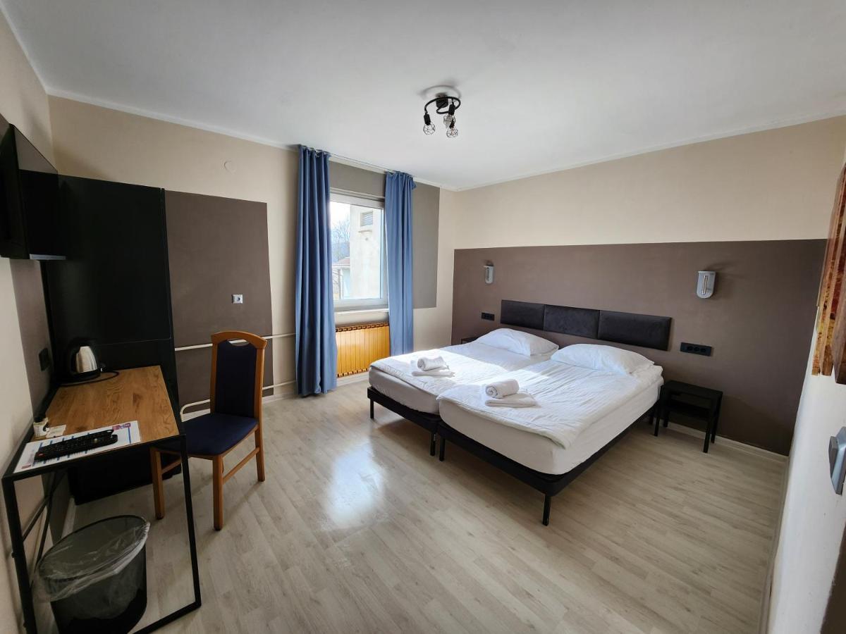 Pension Knafel Zirovnica Exterior foto